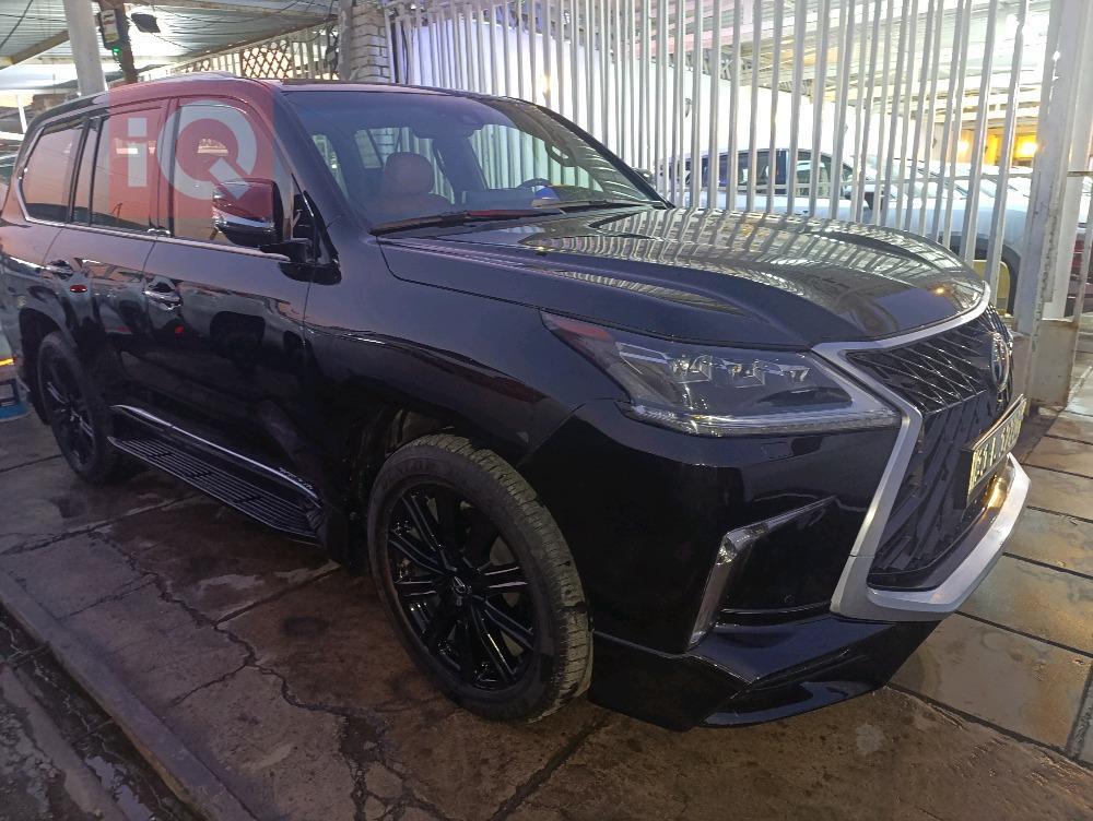 Lexus LX